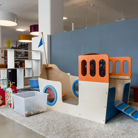 Готель A&o Hauptbahnhof