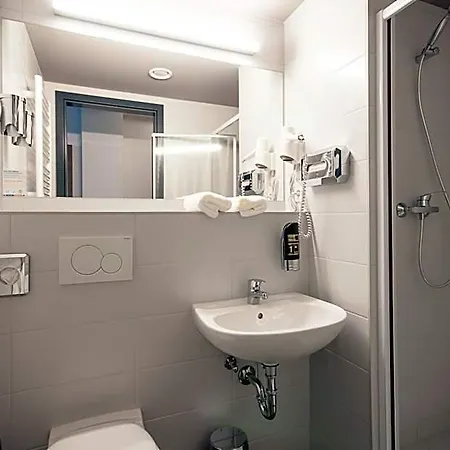 Hotel A&o Hauptbahnhof 2*